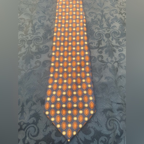 CERUTTI 1881 Paris  Made in France tie
70% Wool 30% Silk - Picture 5 of 6